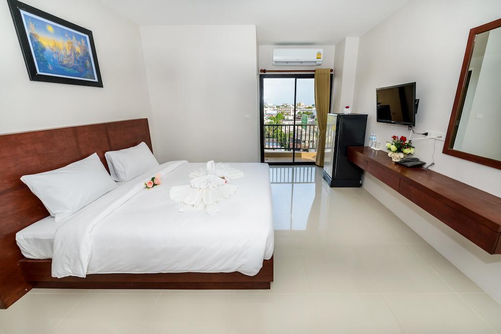 The Topaz Residence Phuket Town Room photo