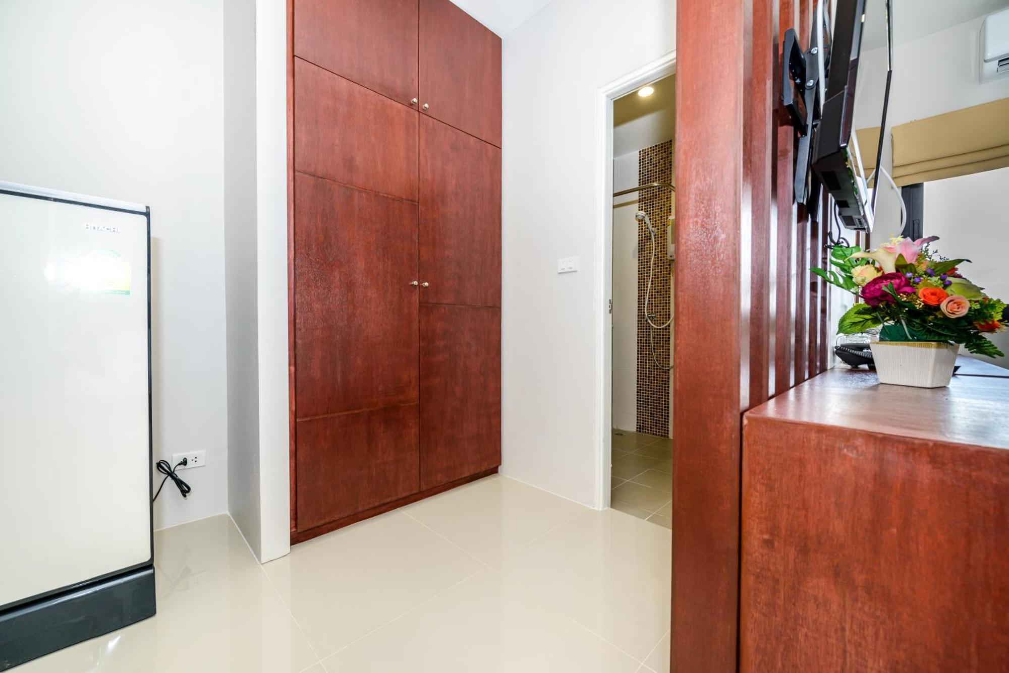 The Topaz Residence Phuket Town Room photo