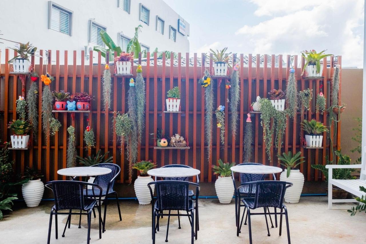 The Topaz Residence Phuket Town Exterior photo
